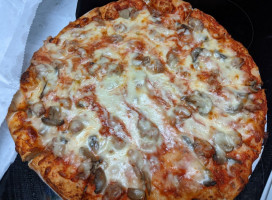 Roma Pizza food