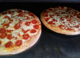 Adelita's Pizza food