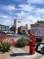 In-n-out Burger outside