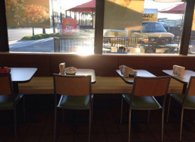 Del Taco inside