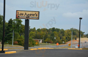 Los Agave's outside