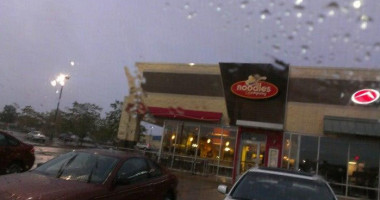 Noodles And Company outside