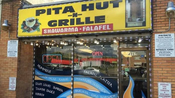 Pita Hut N Grill food