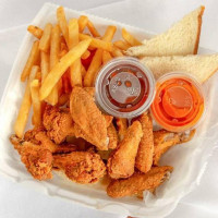 St.louis Fish Chicken Grill -north Oaks Plaza food