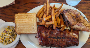 Oakwood Smokehouse & Grill food