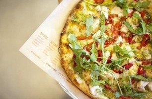 Blaze Pizza food