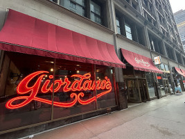 Giordano's inside