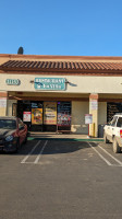 Taquería Y Panadería Lavilla outside