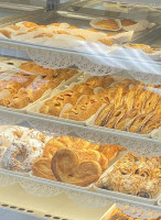 Calandra's Bakery food