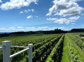 Brys Estate Vineyard Winery outside