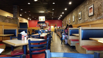 Pizza Inn inside