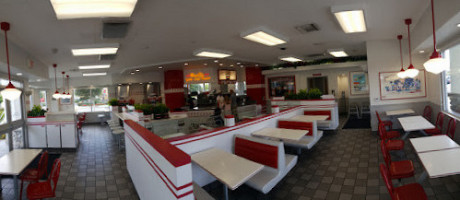 In-n-out Burger inside