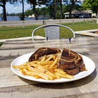 The Strand Brewery Kitchen Sister Lakes, Michigan food