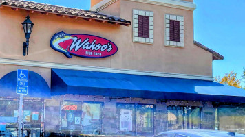 Wahoo's Fish Taco outside