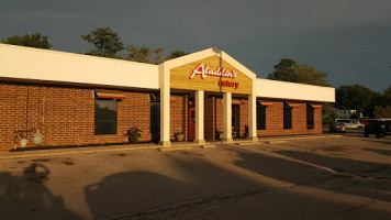 Aladdin's Eatery outside