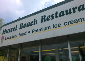 Mussel Beach Drive In food