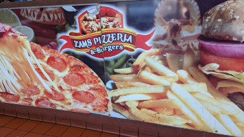 Tams Pizzeria food