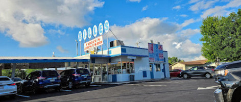 Gilles Frozen Custard food