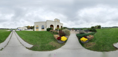 Parallel 44 Vineyard Winery outside