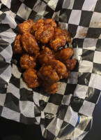 Jimbo's Pizza Wings food