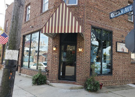 River Mill Tavern Tables outside