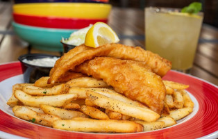 Rusty Bucket And Tavern food