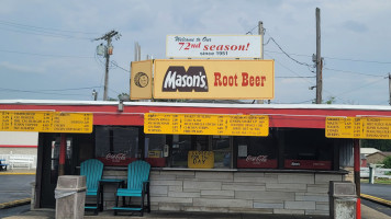 Mason's Root Beer Drive In outside