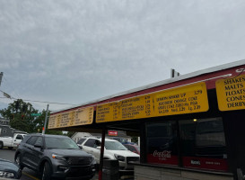 Mason's Root Beer Drive In outside