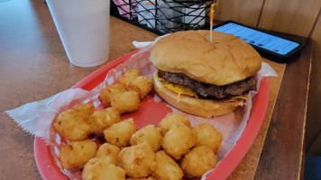 Eddie's Drive -in West food