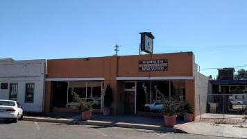 Mariscos La Coqueta outside