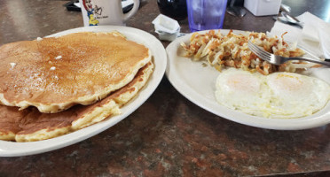 G-ma's Diner food