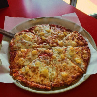 Babe's Pizza food