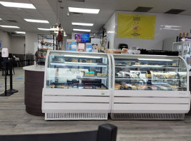 Taino's Bakery Deli (kissimmee Bvl) food