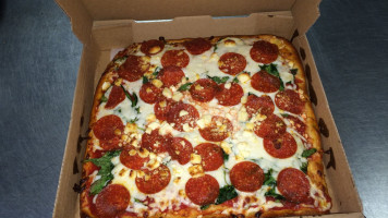 Sal's Pizza food