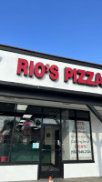 Rio's Pizza outside