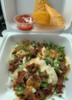 Los Caporales Taqueria food