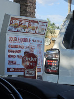 In-n-out Burger outside