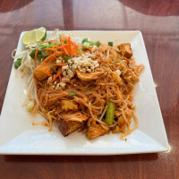 Sawaddee Thai Cuisine food