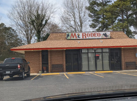 Me Rodeo Mexican Grill outside