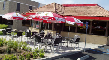 Alea Cafe outside