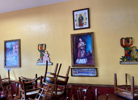 Las Palomas Taqueria inside