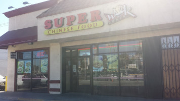 Super Wok outside