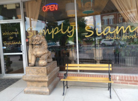 Simply Siam Thai outside