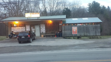 Tumbleweed Saloon outside