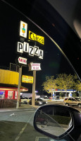 Chico's Pizza Parlor outside