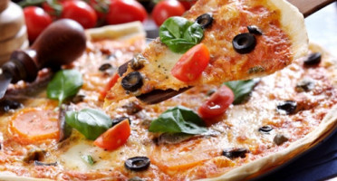 Pizza Marsala food