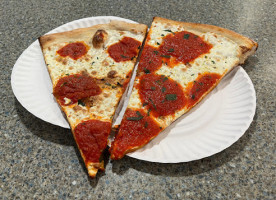 Cold Spring Pizza food