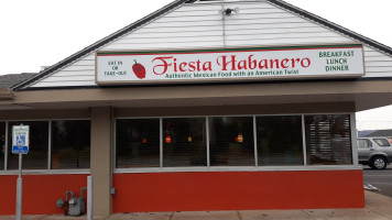 Fiesta Habanero outside