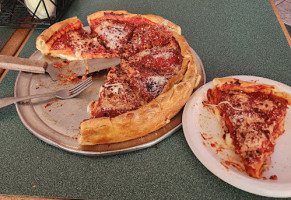 Paul's Chicago Pizza food