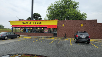 Waffle House outside